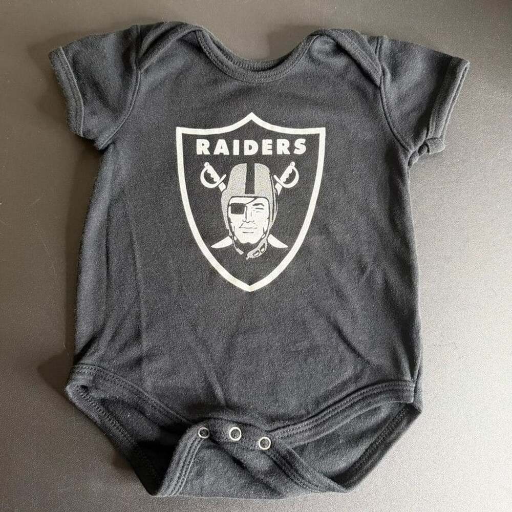Outerstuff Baby Boys and Girls Black Las Vegas Raiders Team Logo Bodysuit 6-9mon